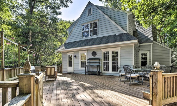 Wake Forest House | Welcoming Wake Forest Abode < 2 Mi to Dtwn!