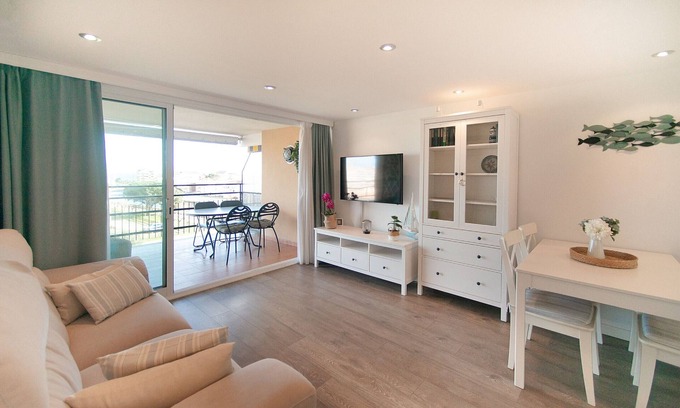 Sant Antoni de Calonge Apartment | WELCS APARTAMENTO 230 PDA con terraza junto al mar