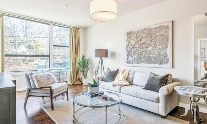Poncey-Highland Apartment | Well appointed apartment w/full gym & gated parking in the heart of Inman Park!