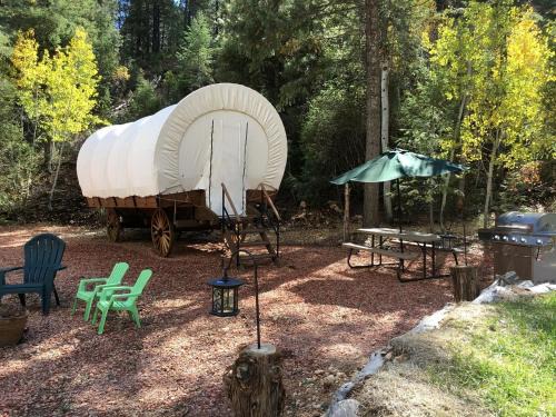 Alton Other | Well-Equipped Conestoga Wagon Rental for a Family Vacation in Alton, Utah