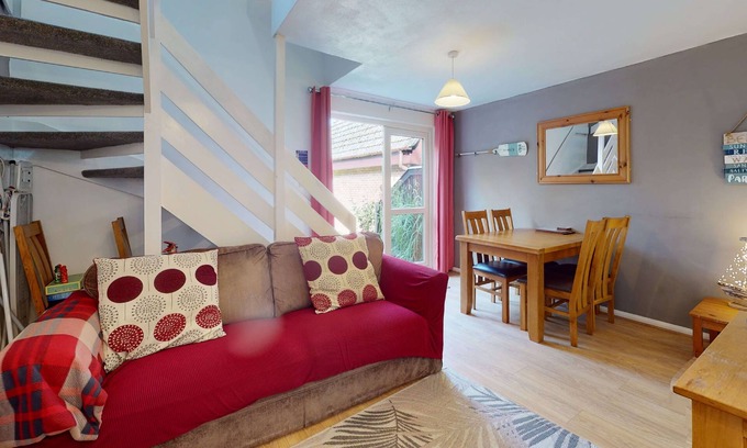 Saint Erth Praze Apartment | Well equipped for your family holiday, this home from home offers accommodation for up to five