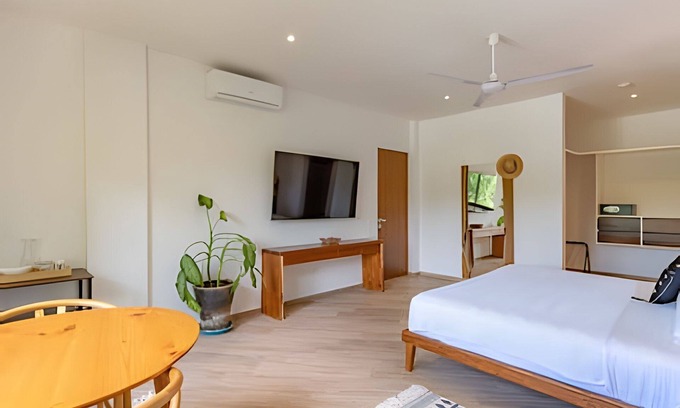 La Veleta Condo | Well-Equipped Lock-Off Studio 202 North - B
