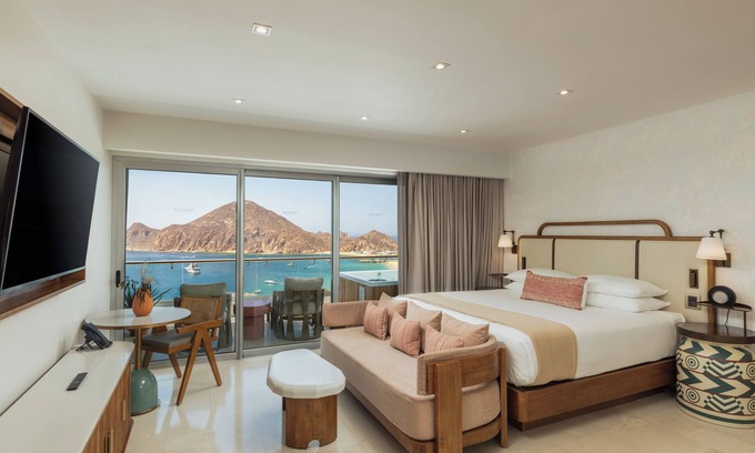 El Medano Ejidal Apartment | Well-Furnished Guest Rooms! Ocean View, Swimming Pool, Pet-friendly, Beachfront!