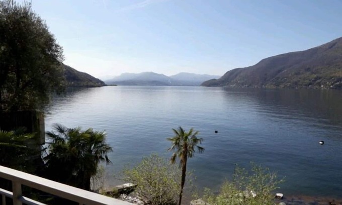Tronzano Lago Maggiore Apartment | Well-kept 2-room apartment with large outdoor area & private beach