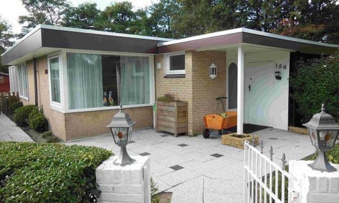 Sint Maartensvlotbrug House | Well-kept accommodation for 5 people with fully fenced garden, WLAN