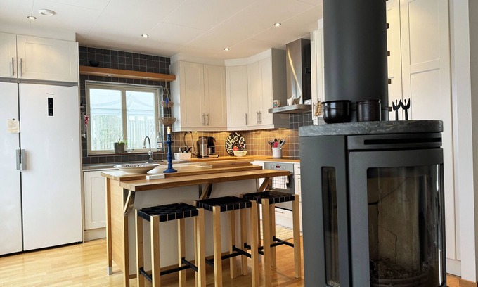 Skaerhamn House | Well laid out villa in central Skärhamn, Tjörn | SE09050