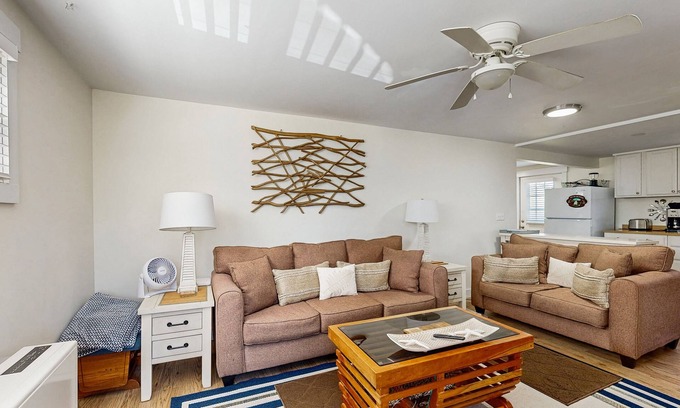 Boothbay Harbor House | Well-located, dog-friendly home - walk to footbridge & Barrett Park