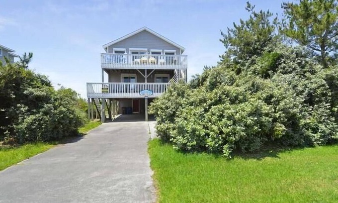 South Nags Head House | Well-maintained 4 bedroom home in quiet South Nags Head!