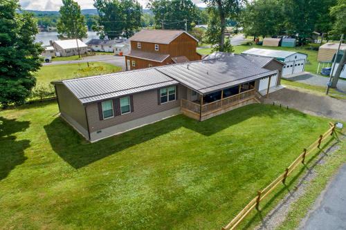 Bradford House | Weller Island Retreat