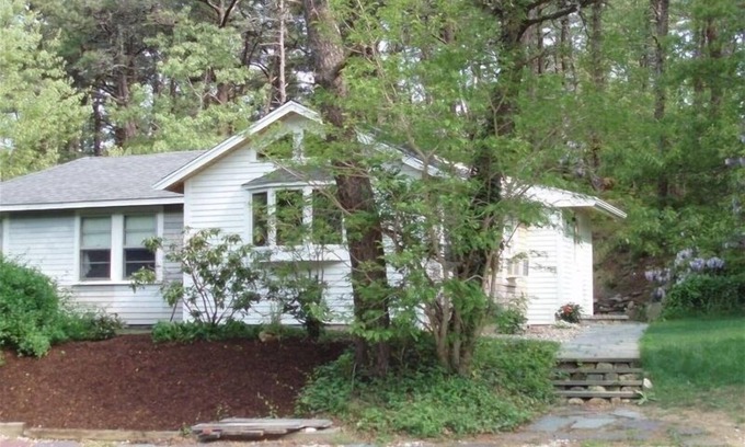 Wellfleet House | Wellfleet - Cape Cod Charm (Wellfleet, Ma)