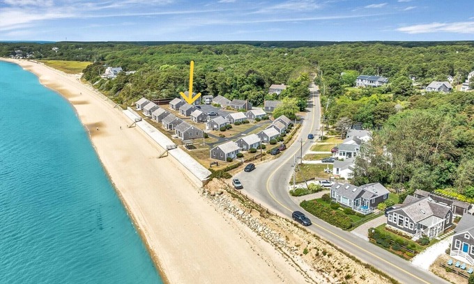 Wellfleet Condo | Wellfleet Harbor Facing Adorable Cottage (2308)