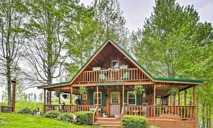 Wellington Cabin | Wellington Cabin Escape w/ Wraparound Deck!