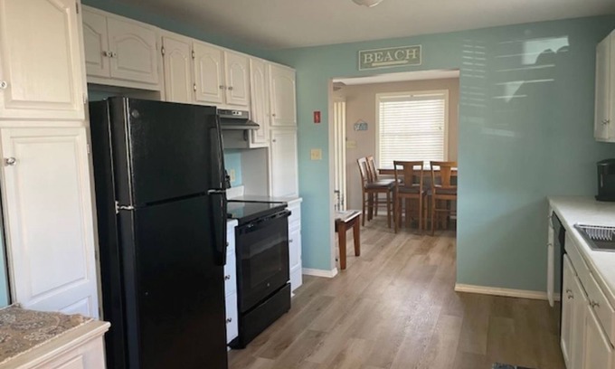 Wells House | Wells Charmer 2 Bed close to Wells Beach, Restaurants, AC, WiFi. nSleeps 6, Deck