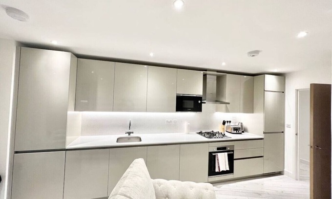 Barnhill Apartment | Wembley Stadium- Modern First Floor Apartment