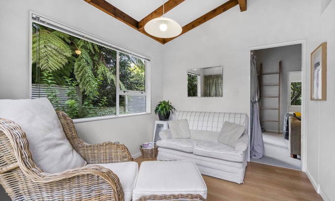 Greytown House | West and Relaxation – Greytown Holiday Home