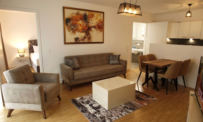Bahnstadt Apartment | West arcades 3.4 | 100m² | Wifi | Netflix | Parking