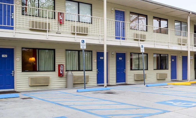 West Ashley Hotel | West Ashley Inn