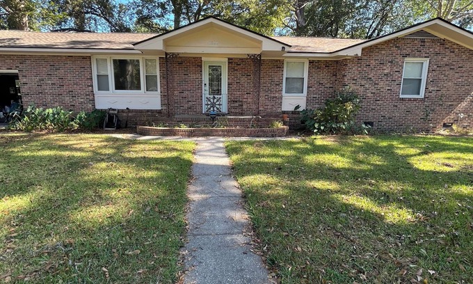 West Ashley House | West Ashley vacation home 11 minutes from Port of Charleston Cruise Terminal