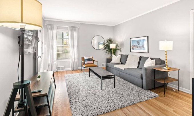 Virginia Highland Apartment | West Home- Cozy Apartment in Virginia Highlands