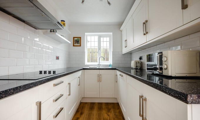 Hull Apartment | West Hull House