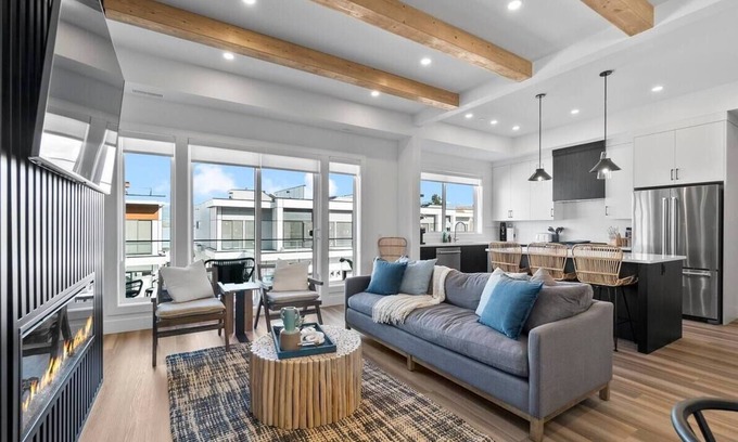 Central Okanagan House | West K - Shelter Bay