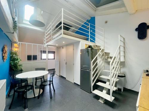 Republique - Tolstoi Apartment | West Key - appartement 4 personnes - check in h24 - wifi