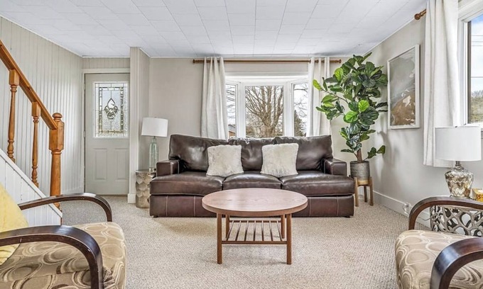 West Lake House | West Lake Nook: Near Sandbanks Park