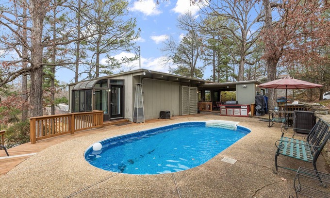 Little Rock House | West Little Rock Swimming Pool Resort 5 beds - 3 bedrooms 2 bathroom House
