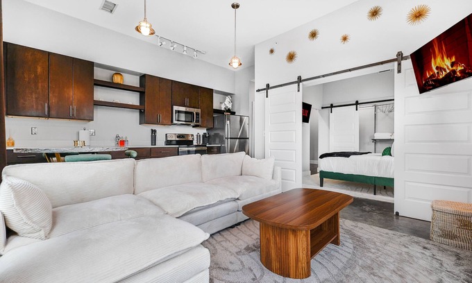 The Nations Apartment | West Nashville Stay 10 Mins to Broadway
