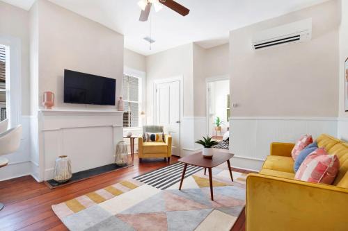 Savannah Victorian District House | West Park Suites Unit D