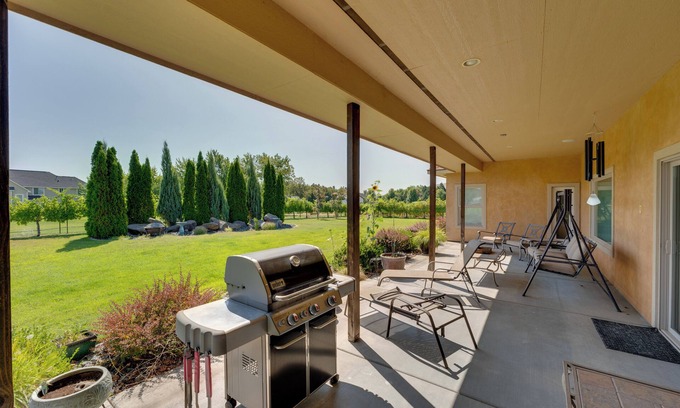 West Richland House | West Richland Home w/Vineyard & Mountain Views!