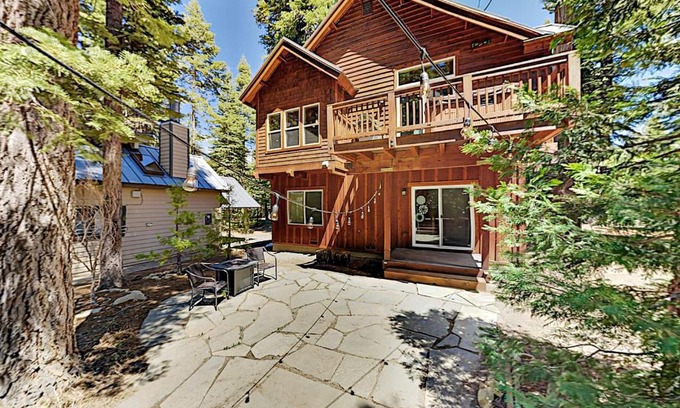 Tahoma House | West Shore Retreat