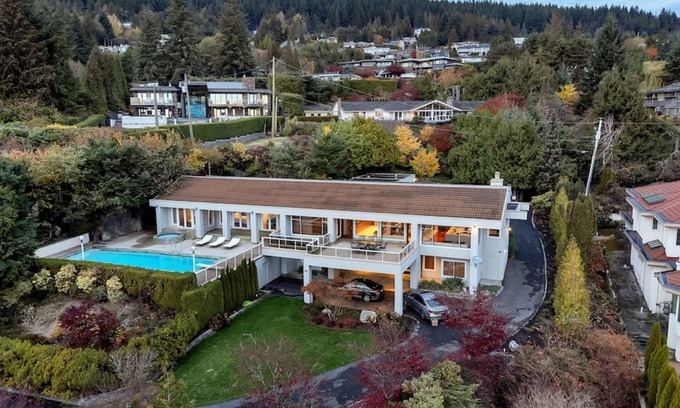 West Vancouver House | West Vancouver Getaway