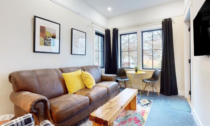 Sellwood-Moreland Apartment | Westmoreland Sweet Suite