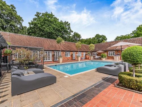 Guildford House | Weston Cottage - Uk50016