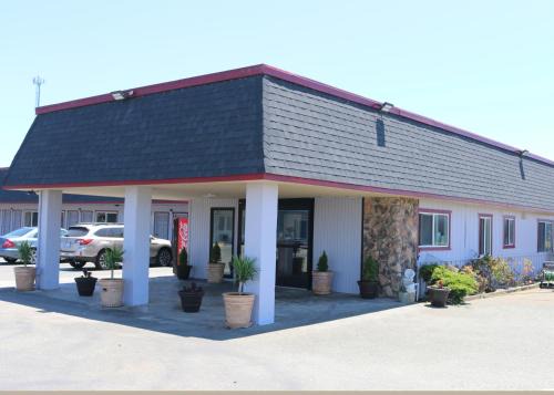 Crescent City Hotel | Westward Inn