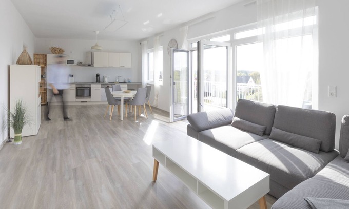 Surheide Apartment | Westwind - 90m² holiday apartment with south-facing balcony