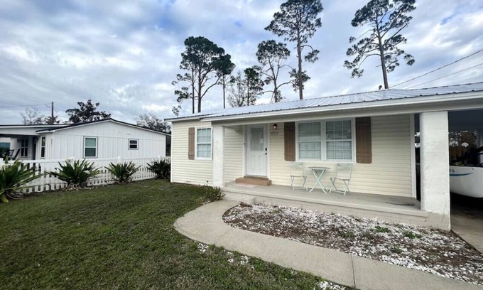 Port St. Joe House | Westwind Inn, Pet Friendly