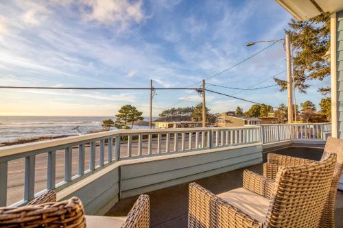 Depoe Bay House | Whales Paradise