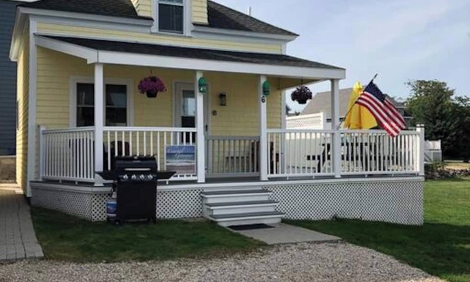 York Beach House | What a gem for a quiet and quaint vacation