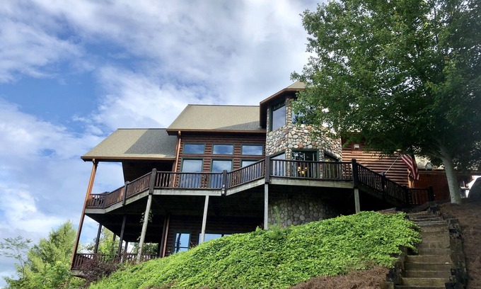 Blue Ridge Cabin | What If│3600 sqft 3BR Blue Ridge Cabin│270⁰ View