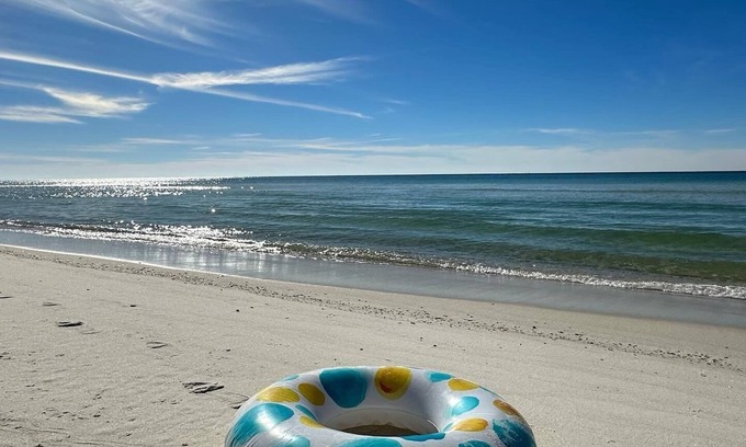 San Juan House | What’s Up Beach Bungalow/Fenced pool/SLEEPS 8