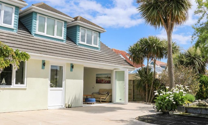 South Hayling House | Wheatlands