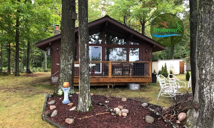 Kalkaska Cabin | Wheeler Lake House:Summer at Wheeler Lake – Kayaks, Swimming & Pure Relaxation!