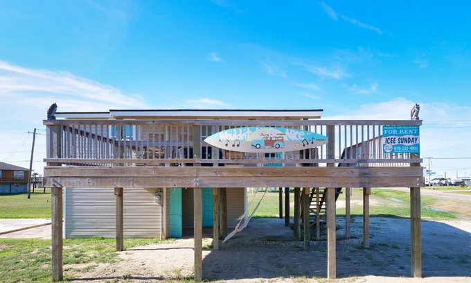 Surfside Beach House | When It's hot Outside & you Just Need to get Away Spend Time at our Icee Sunday!