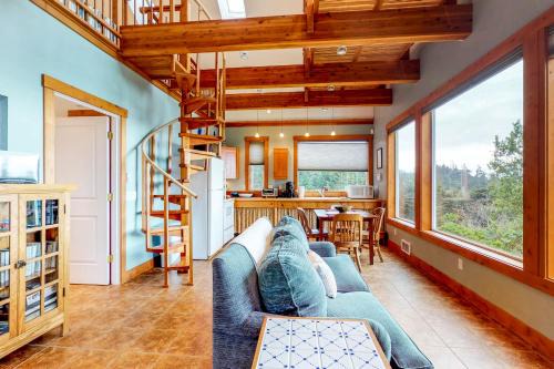 Port Orford House | Whimsy by the Sea