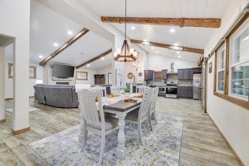 Lake Harmony House | Whiskey Pines Retreat! Single Level Home, Outdoor Firepit, AC, BBQ! Sleeps 9 in Lake Harmony!
