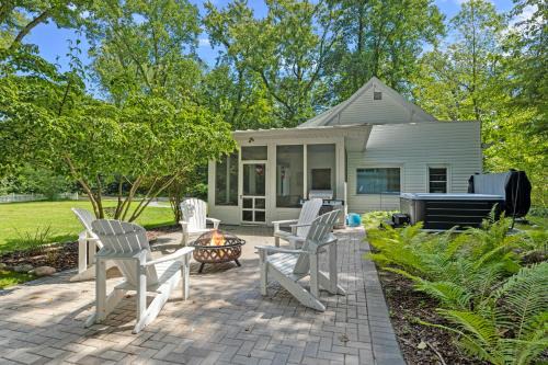 Lakeside House | Whispering Arbor