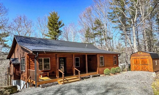 Fleetwood Cabin | Whispering Pines Available Labor Day Weekend!