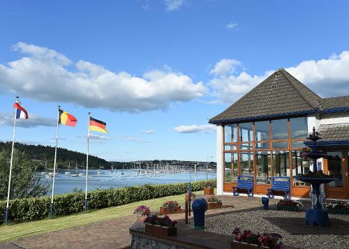 Crosshaven House | Whispering Pines